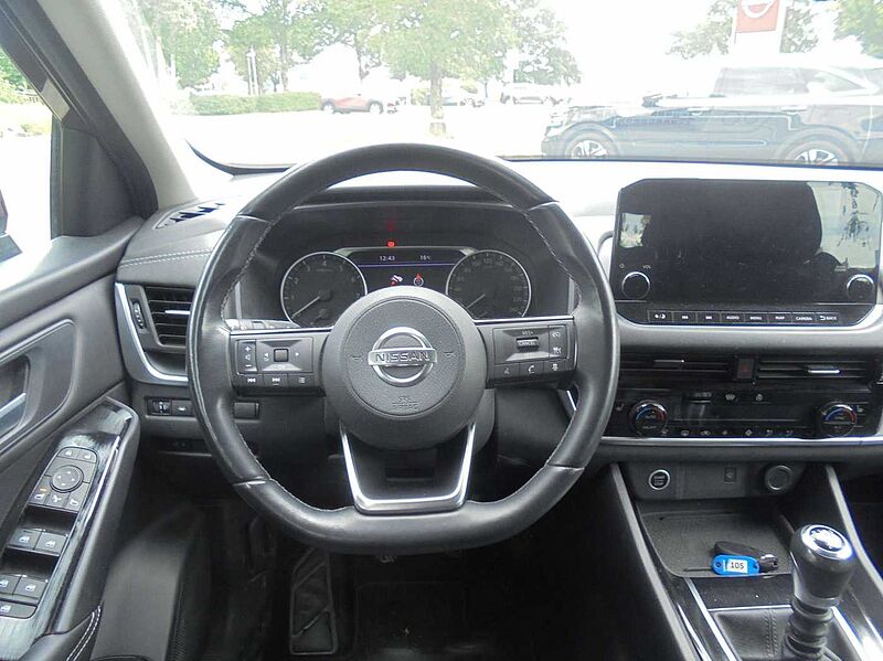 Nissan Qashqai 1.3 DIG-T Acenta 6MT, Winter, 360°, Navi,