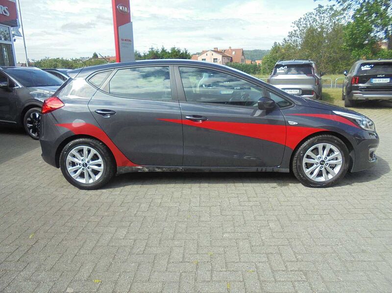 Kia Ceed / cee'd 1.4 Edition7 Emotion, Sitz/ Lenkradheizung, Radio