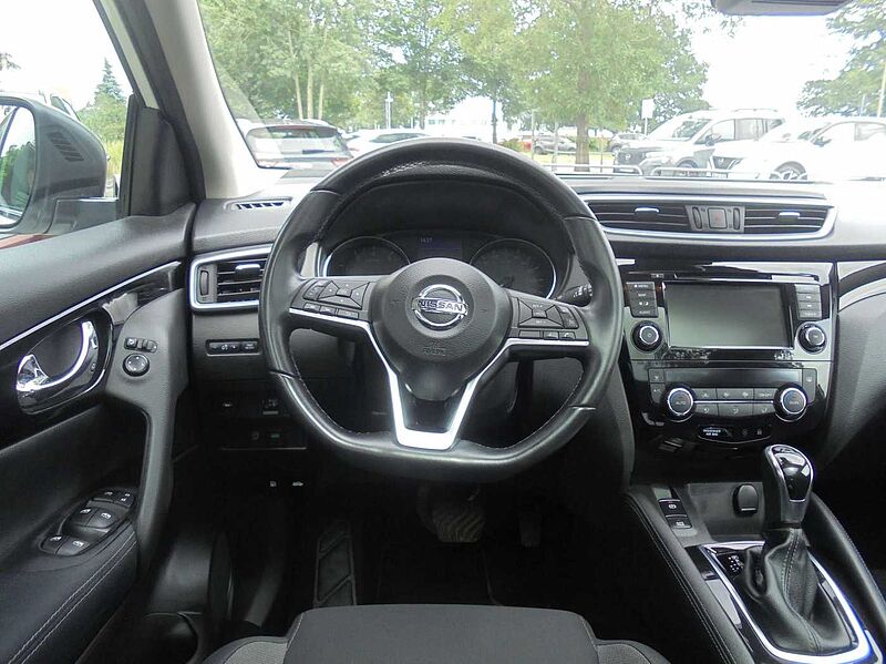 Nissan Qashqai 1.3 DIG-T DCT ZAMA