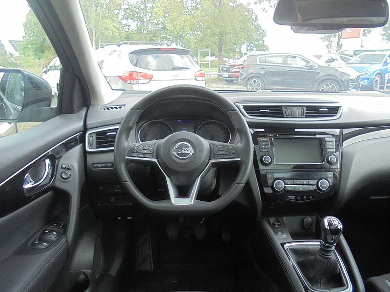 Nissan Qashqai N-Way 1.3 DIG-T Panoramadach, Kamera, aus 1. Hand