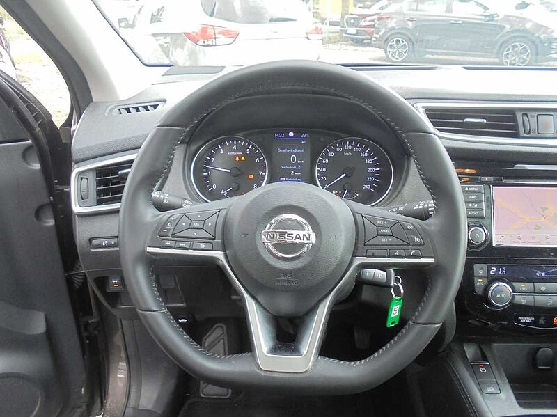 Nissan Qashqai N-Way 1.3 DIG-T Panoramadach, Kamera, aus 1. Hand