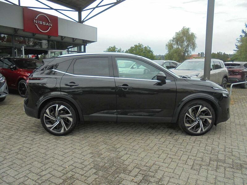 Nissan Qashqai Tekna+ XTronic 1.3 DIG-T MHEV 4WD AHK Bose Pano