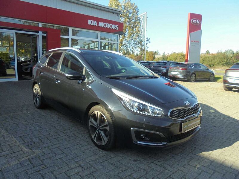 Kia Ceed SW / cee'd SW Platinum Edition