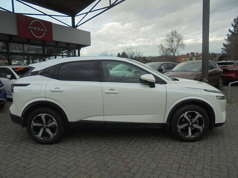 Nissan Qashqai 1.3DIG-T N-Connecta 6MT MHEV Winter Design